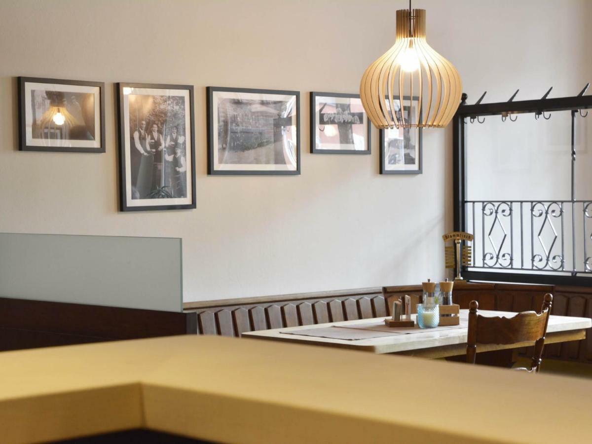Hotel Restaurant 